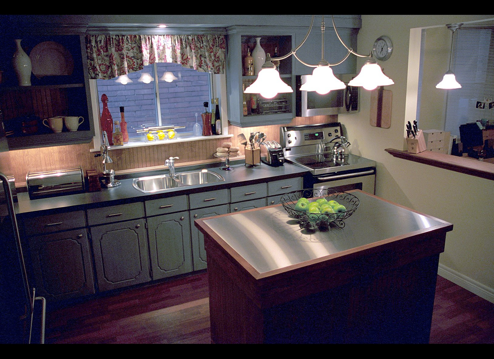 Candice Olson: Joyce and Andrew's Kitchen