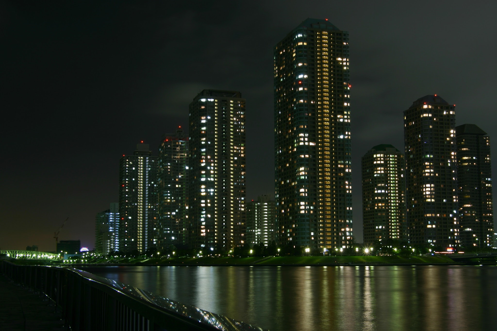超高層マンションの夜景 00ピクセル以上のフリー写真素材集