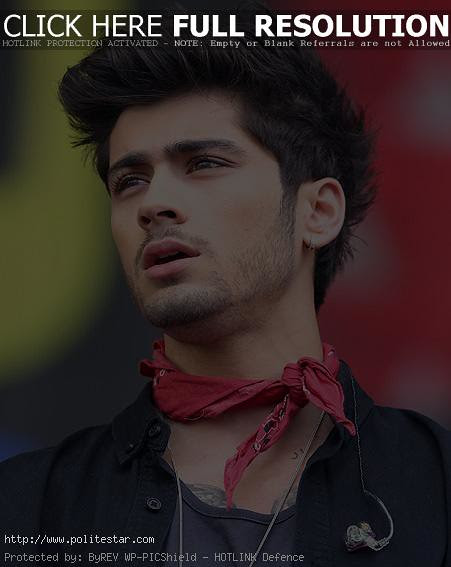 ZAYN MALIK shows his nose piercing, fans freak out