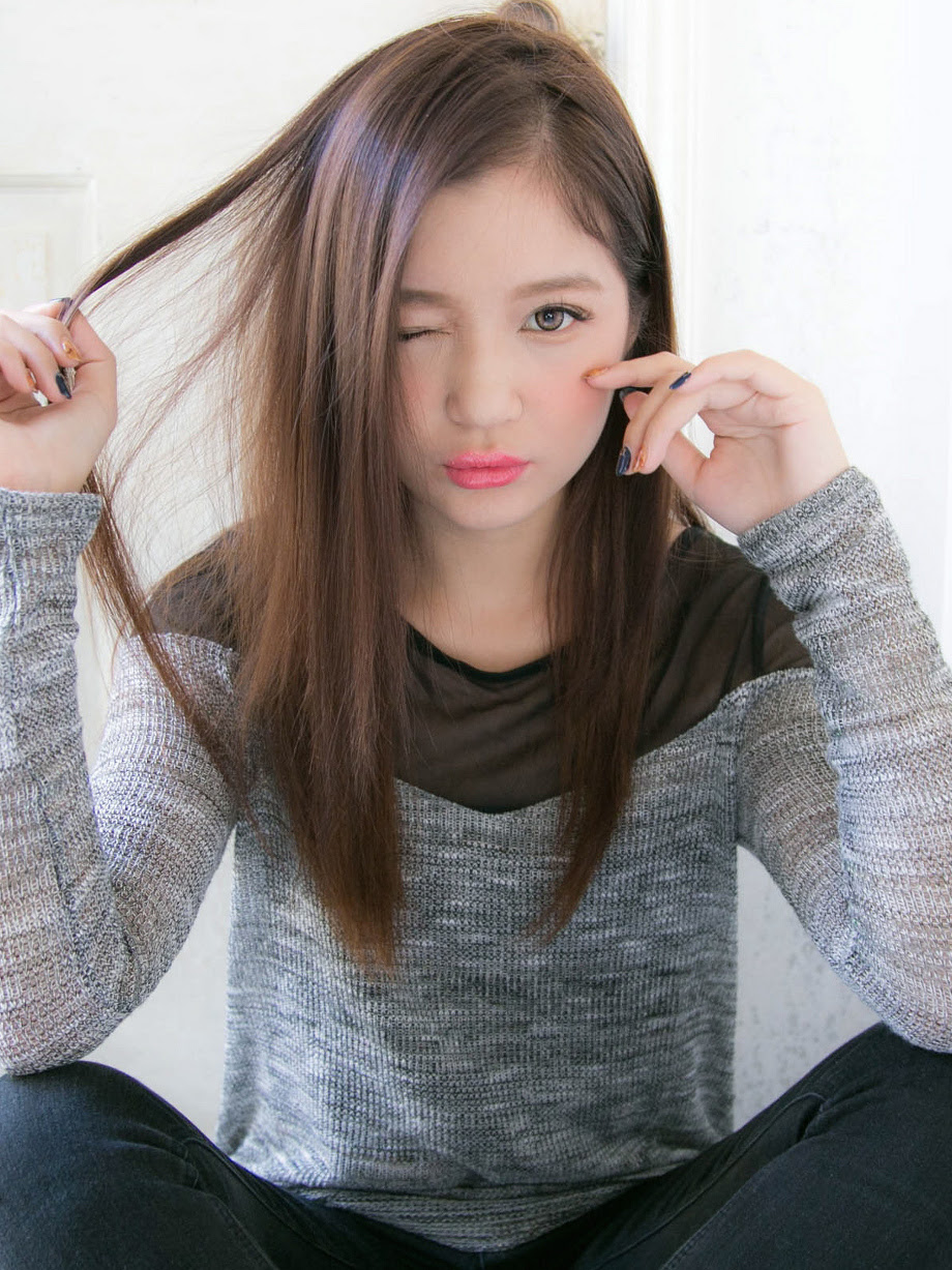 自然な人気ストレートヘア 髪型 ヘアスタイル
