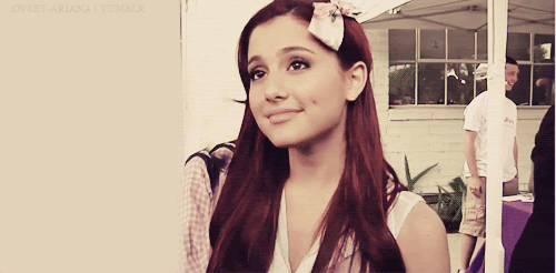 ARIANA GRANDE GIFS