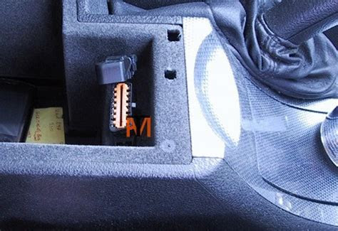 mechanic peugeot diagnostic socket location