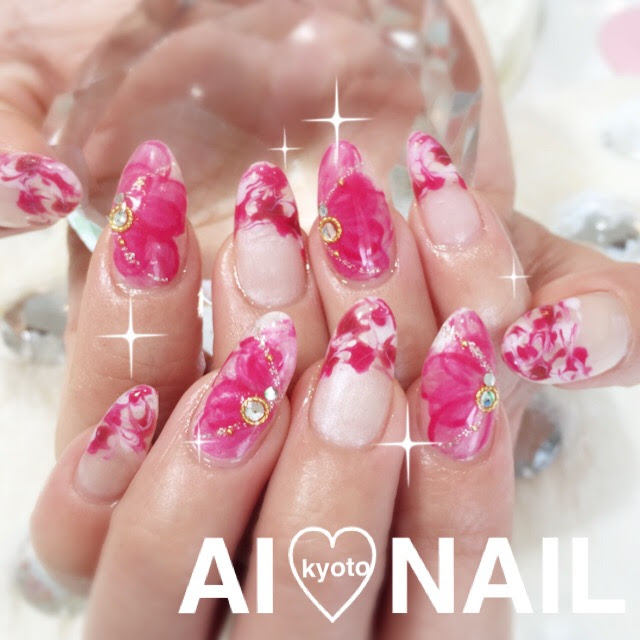 大人のドキッとショッキングピンク 川崎 愛 Ai Nail のネイル ネイルクルー