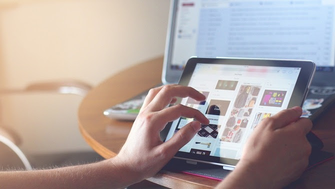 Creixen les compres per internet i el perill d'estafes