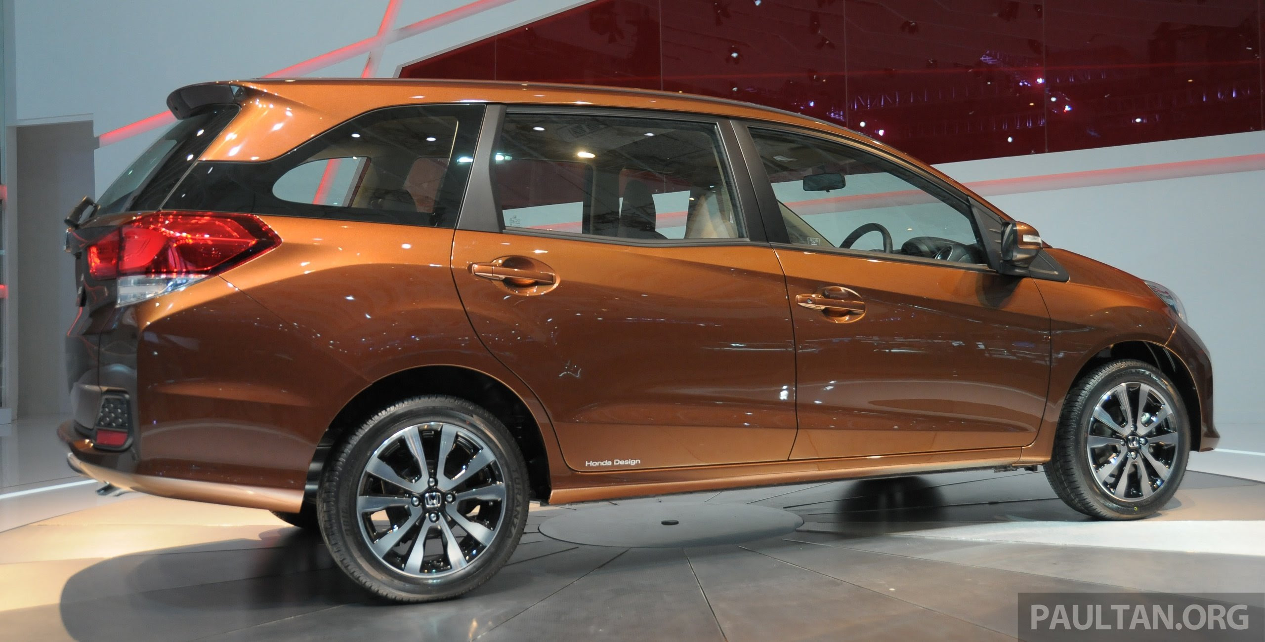 Honda Mobilio  full details and live gallery of the MPV 