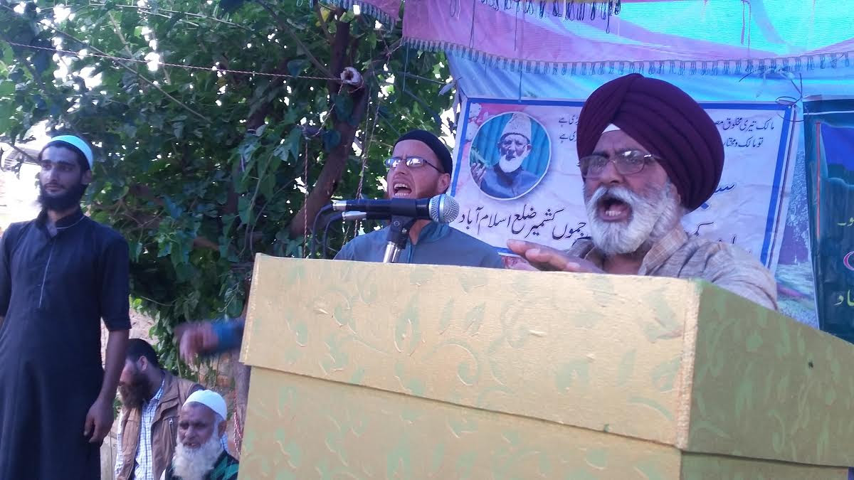 A Sikh leader addressing a rally at Kehribal, Islamabad on August 25, 2016. (KL Image: Aakash Hassan)
