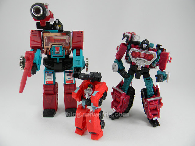 Transformers Perceptor United Deluxe - modo robot vs G1 vs Classics
