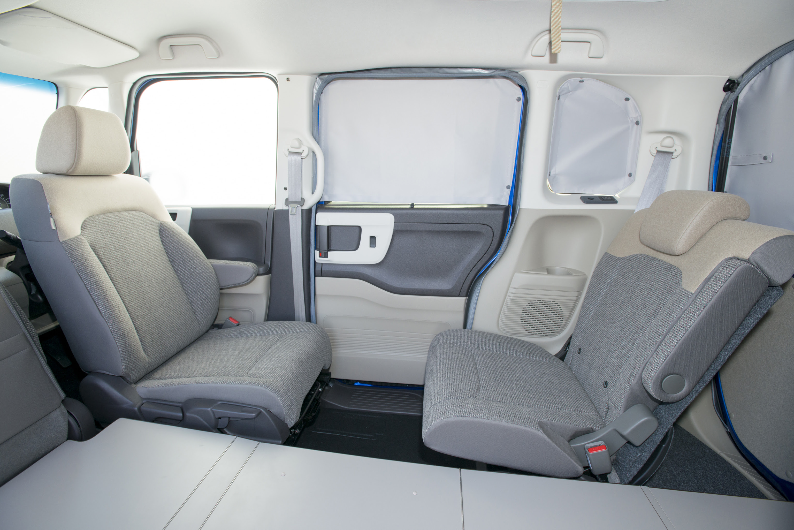 New Rv 売れてる軽は広々で車中泊もしやすい N Box キャンパーneo Freedamn