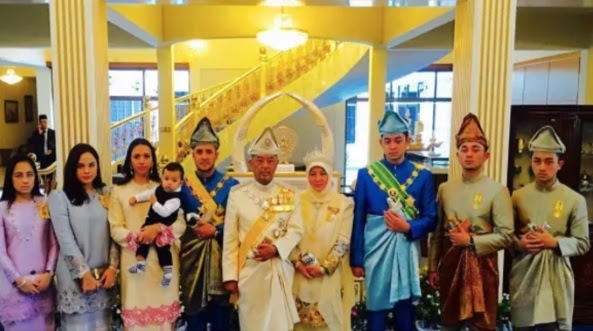 3 Puteri Diraja Ini Sebenarnya Anak Kepada Pelakon Veteran Terkenal