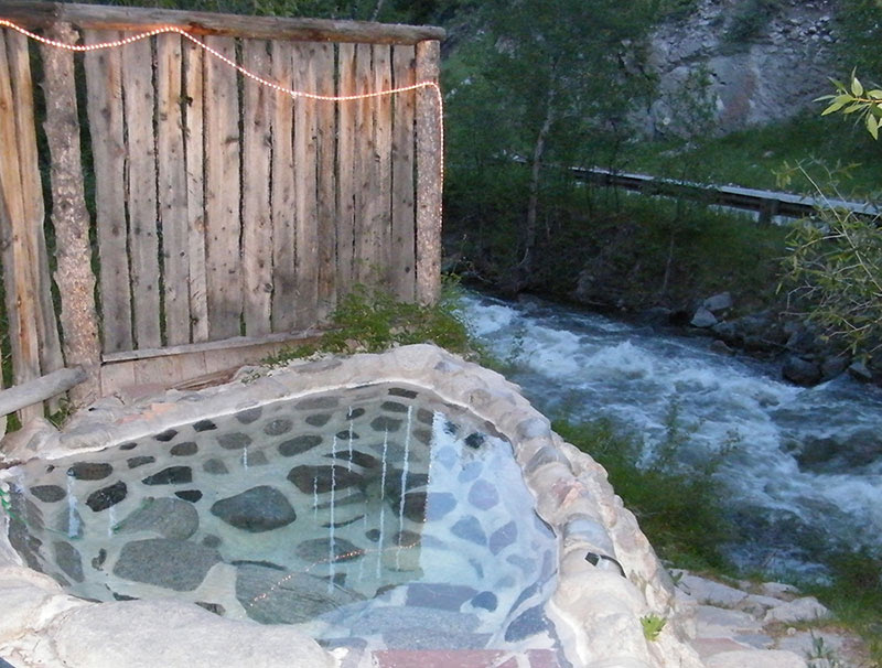 Creek-side Cabins | Cottonwood Hot Springs Inn & Spa