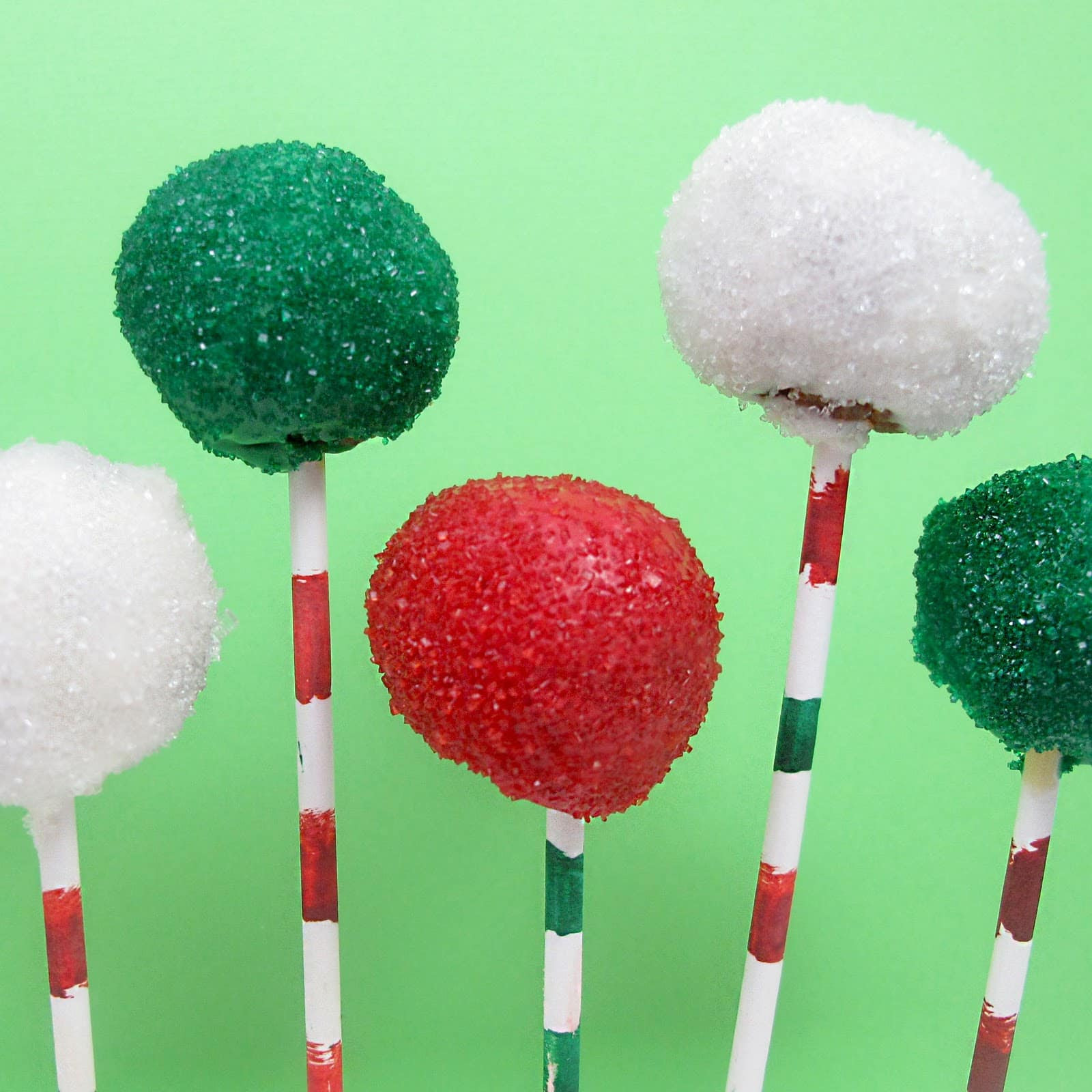 easy Christmas cake pops from the decorated cookie