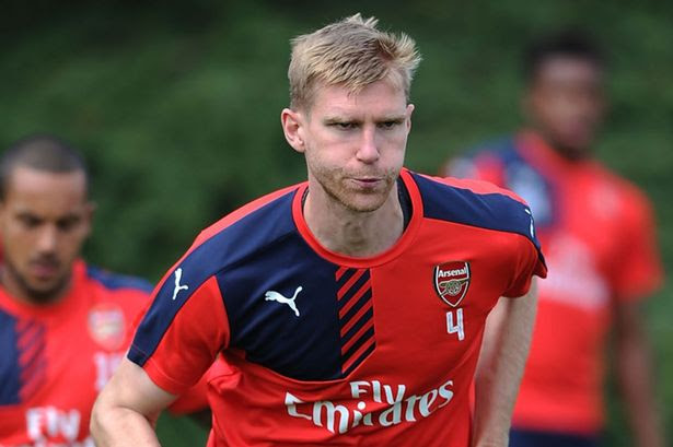 Per Mertesacker training