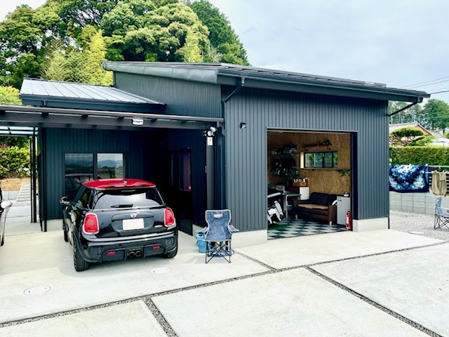 ガレージハウス 収穫野菜の出荷作業用土間キッチン 2f小屋裏収納10畳 洋室 クローゼット トイレ 洗面がついてます 鈴清建築