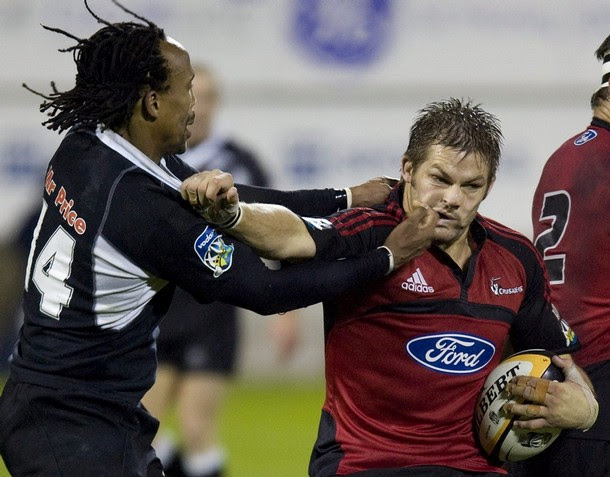http://rugbyasteroid.files.wordpress.com/2009/04/saders-sharks1.jpg