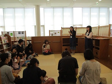 終了 ちっちゃなおはなし会 10月 Npo法人 紙のまち図書館