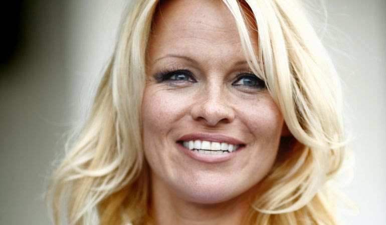 Pamela Anderson ya no es así: la actriz reaparece 