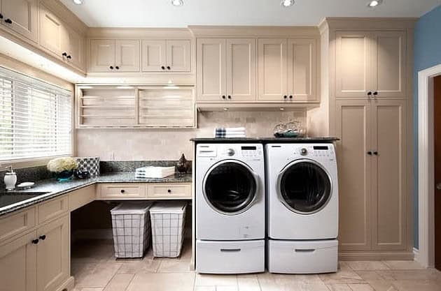 L Shaped Kitchen Layout Plan / 3 Coolest Kitchen Layouts With 27 Examples - DigsDigs / When you’re designing a new kitchen, the way your units and appliances are arranged can have a huge impact not just on how the room looks but on how well it will work.