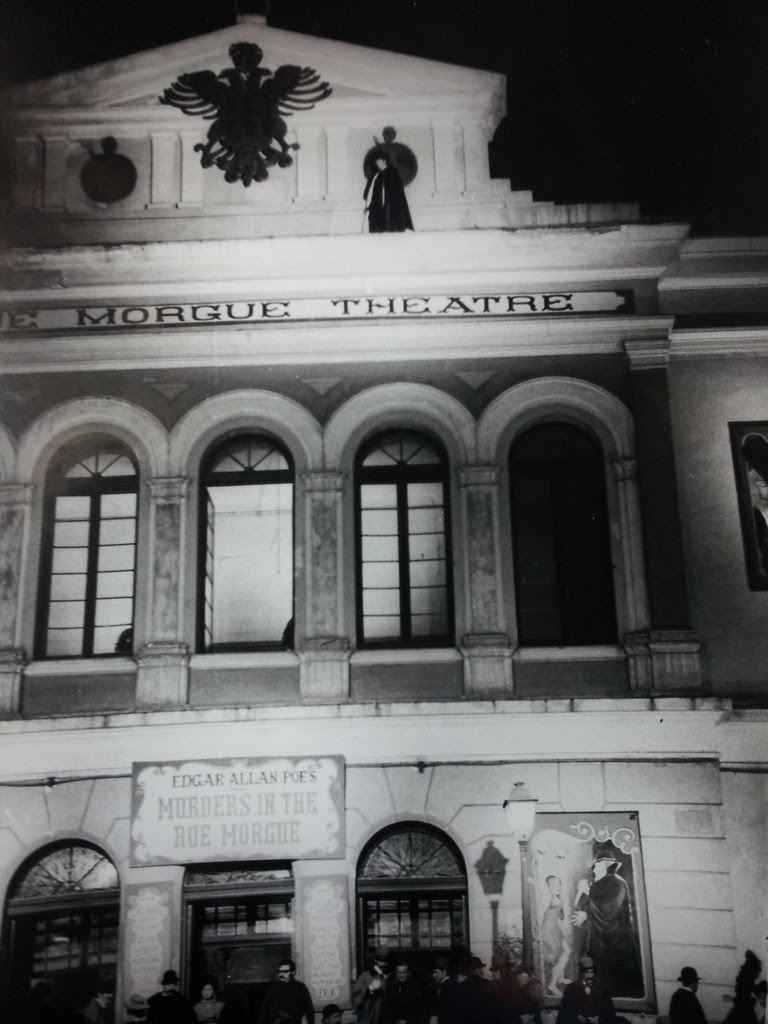 Rodaje de Murders in the Rue Morgue el 27 de octubre de 1970 en Toledo. Teatro de Rojas. Ildebrando Rodríguez Rossetti aparece en la cornisa del edificio