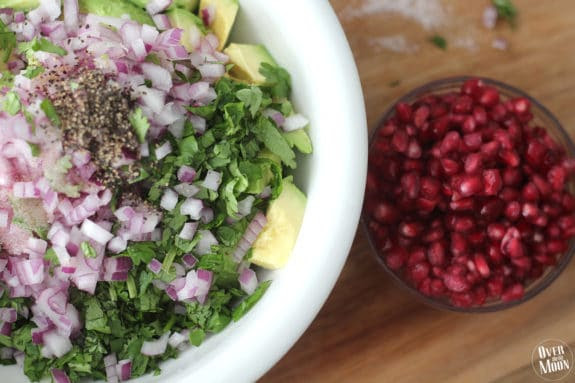 This Pomegranate Guacamole is such a fun change from a traditional guacamole! Especially during the holidays! Check it out! Recipe at http://ift.tt/WmLPlt!