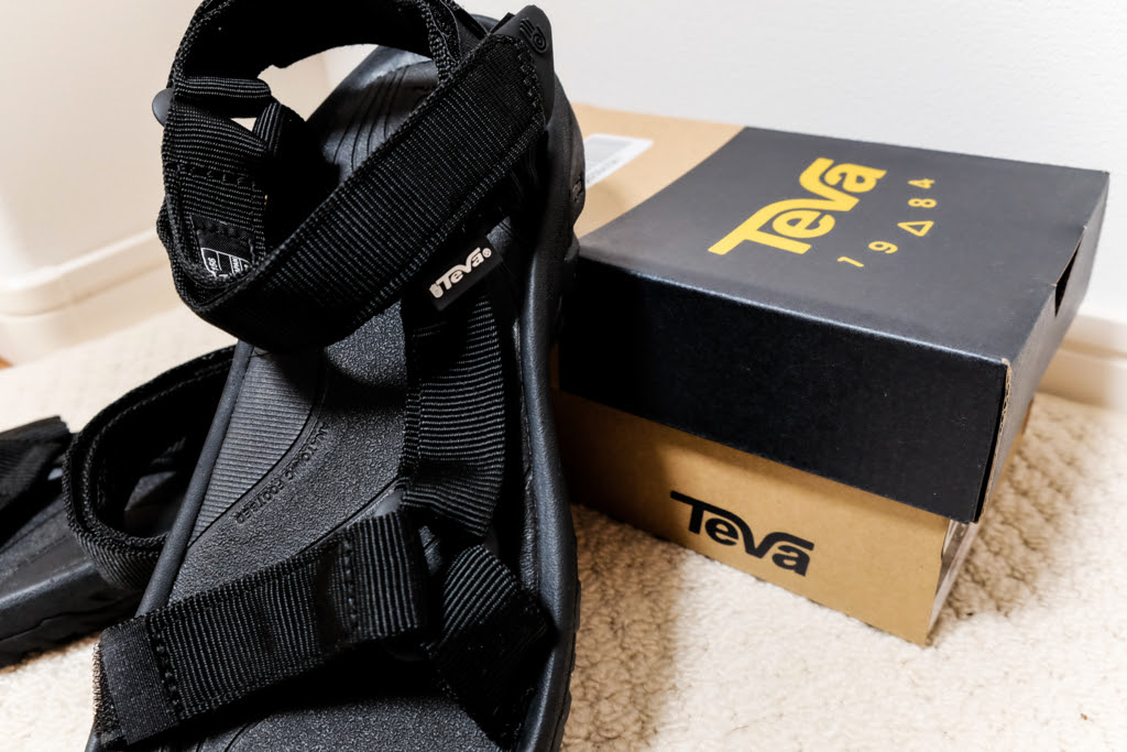 Teva ハリケーンxlt の黒を購入 サイズ感などのレビューを Sublime