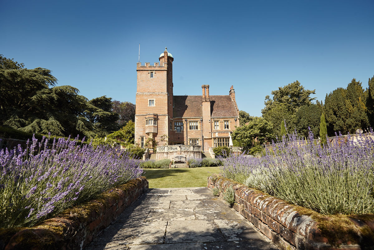 Gardens and Wedding Venue - Lanwades Hall Wedding Photos - helloromancephotography.com