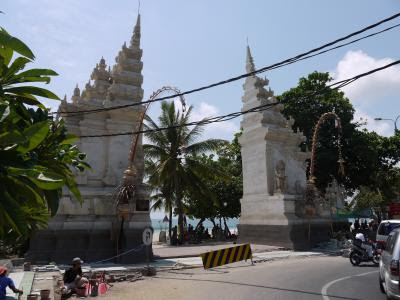 Gate to Kuta Beach