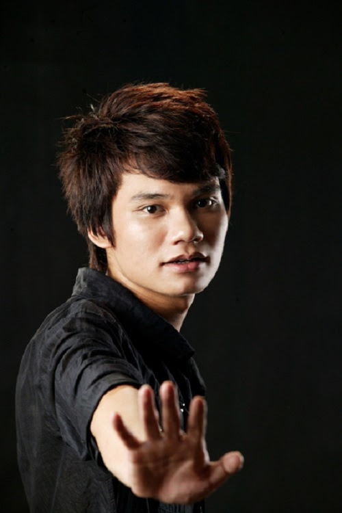 Khắc Việt &#34;lột xác&#34; sau 8 năm vào showbiz - 1