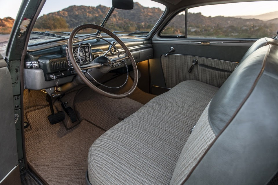 1949年型マーキュリー クーペをテスラのパワートレインでev化 車知楽