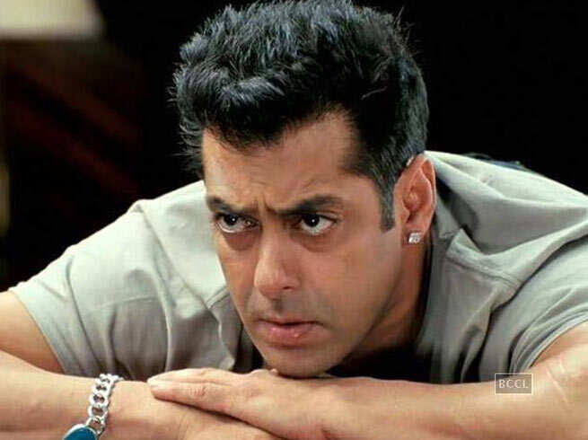 फिल्म बाहुबली की जबर्दस्त कमाई से डरे हुए हैं सलमान