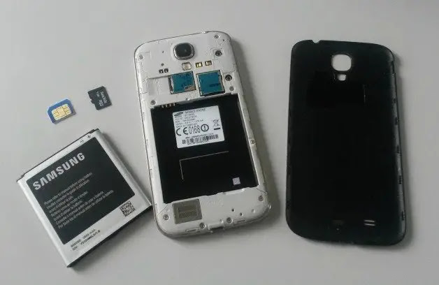 Things You Should Do If You Drop Your Phone in Water