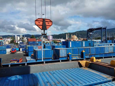 Ambon, Malukupost.com - PT Pelabuhan Indonesia IV (Persero) Cabang Ambon, Maluku terus berbenah guna mewujudkan Pelabuhan Yos Soedarso Ambon sebagai terminal peti kemas. 