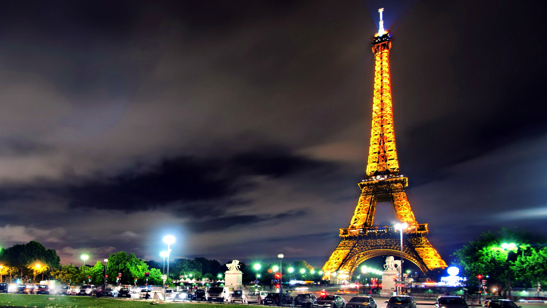 Eiffel Tower wallpapers at Night | PixelsTalk.Net