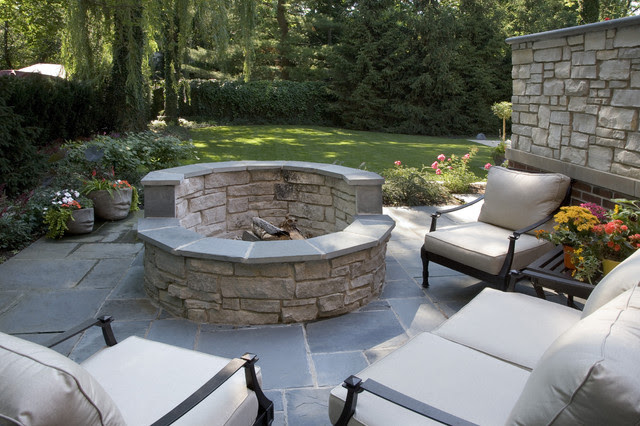 Fire pit - contemporary - patio - chicago - by Schmechtig Landscapes