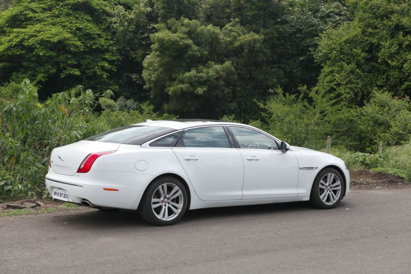 Luxury-Optimised:-Jaguar-XJ-L-2.0i-Road-Test-Review---Car-...