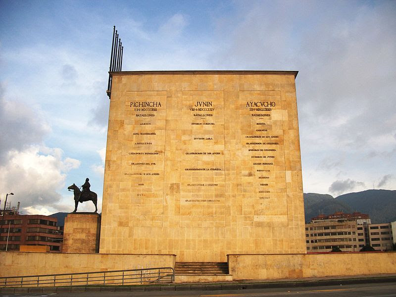 Archivo:Los Héroes Bogotá.JPG