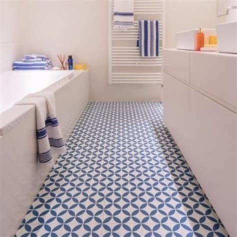 Not only can you install this material yourself in a short time, but it also withstands tough use while staying beautiful for years. 29 Vinyl Flooring Ideas With Pros And Cons - DigsDigs