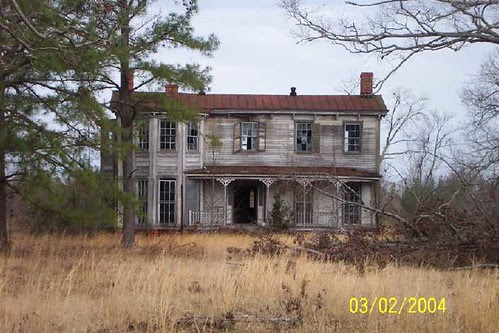 Old house, Dendron, VA by VA Tree-hugger