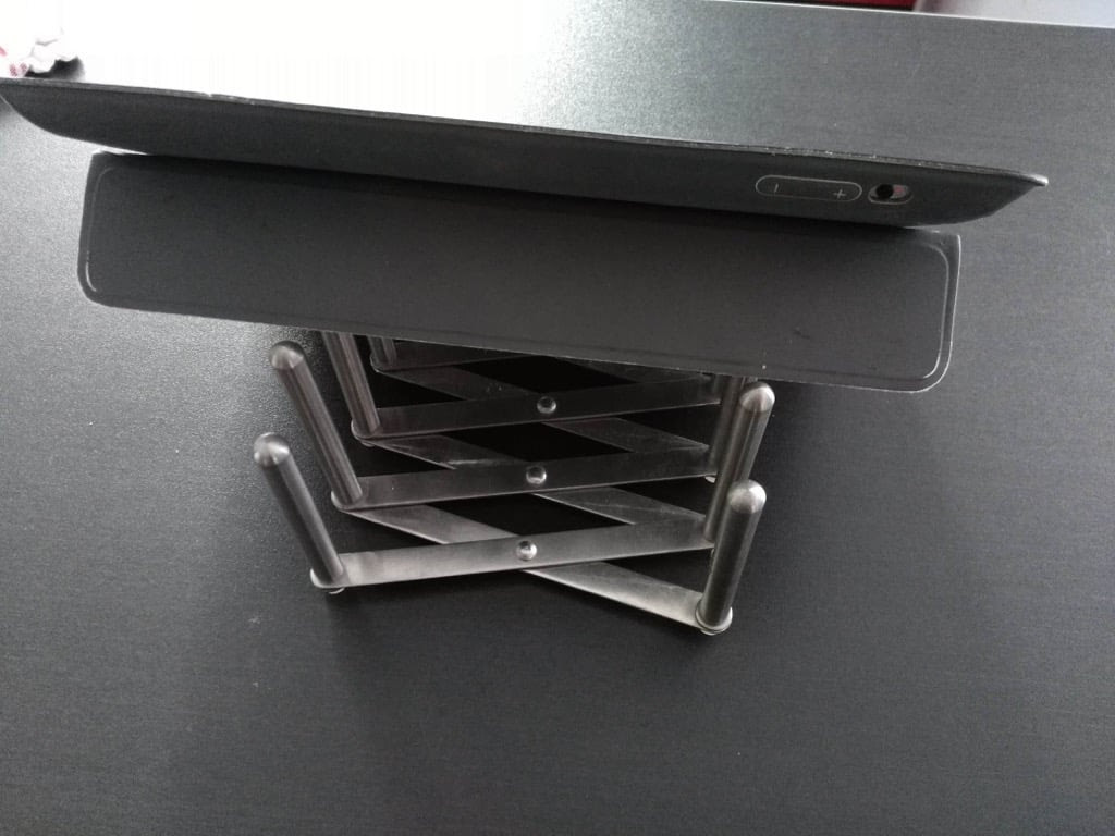 IKEA RATIONELL VARIERA potlid holder becomes a tablet stand