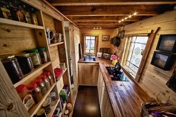 The Tiny Tack House- A Couple's Perfect Mobile Home | Home Design ...