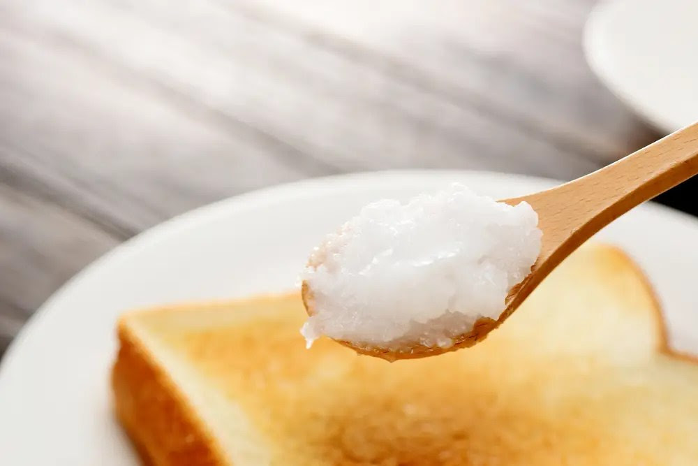 Coconut oil for a bread-eating meal
