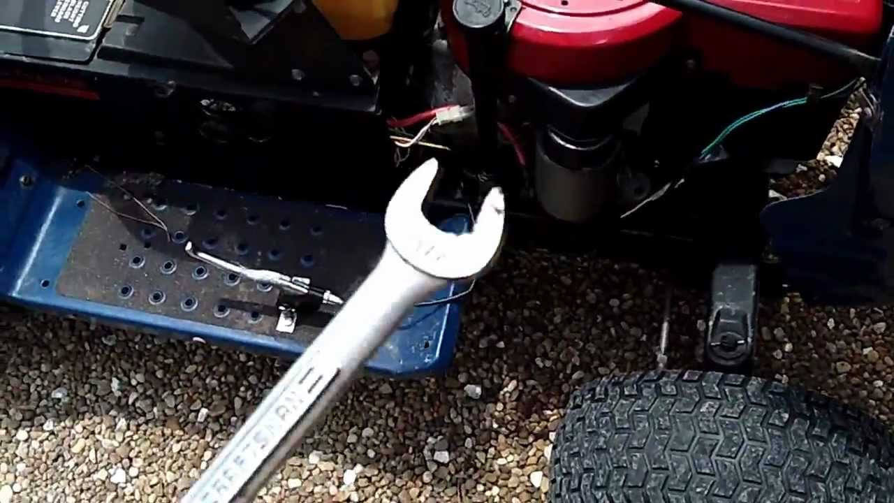 Oil Change- Briggs & Stratton 12.5hp Mower - YouTube