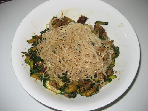 FIDEOS CHINOS CON VERDURITAS