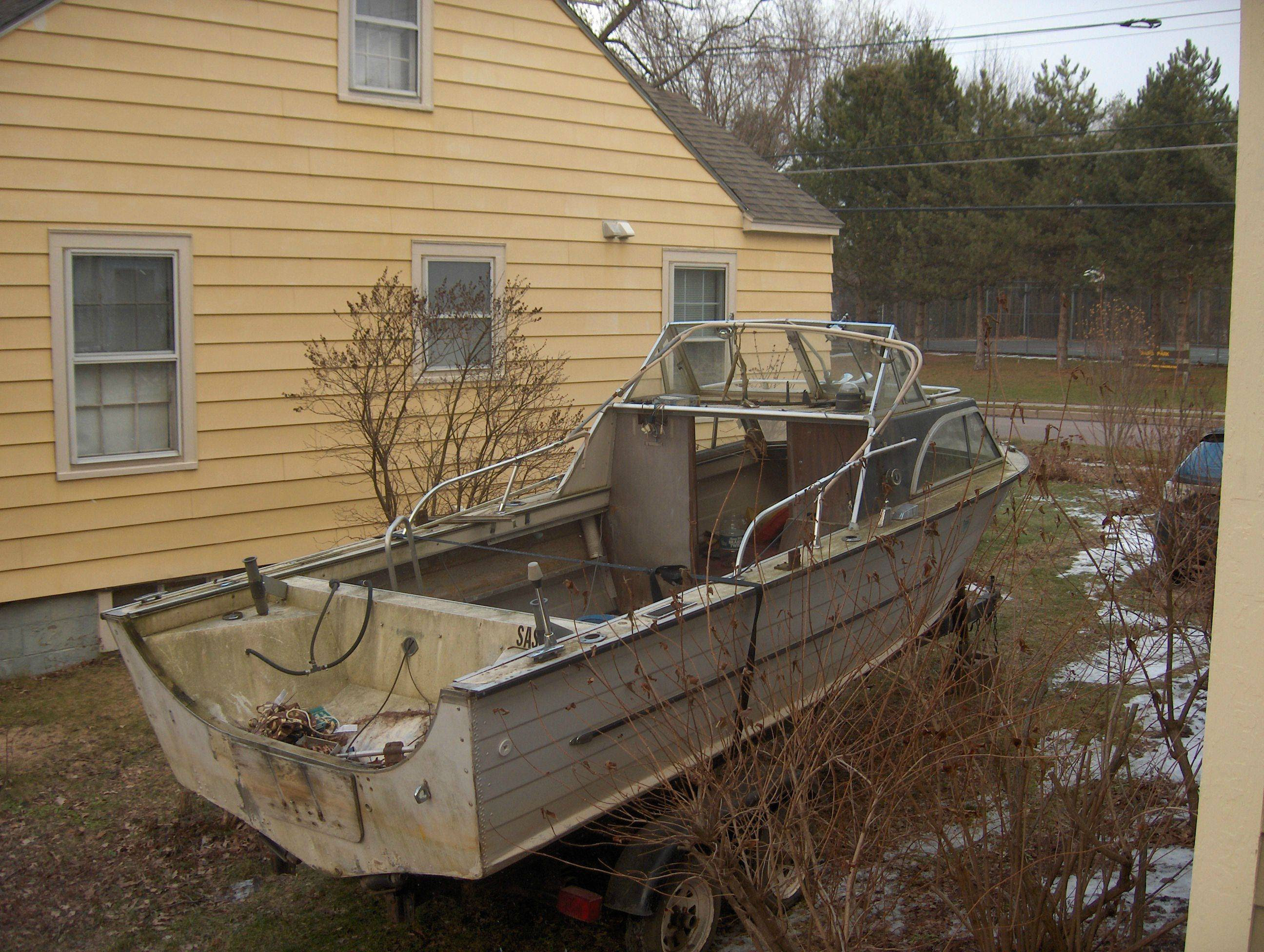 Rough and ready '74 Starcraft Chieftan 18' rebuild Page: 1 ...