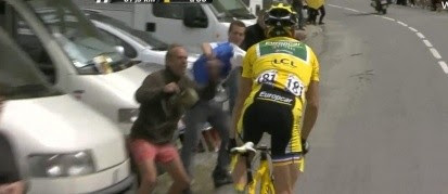Thomas Vockler se bat, à 34'' du peloton