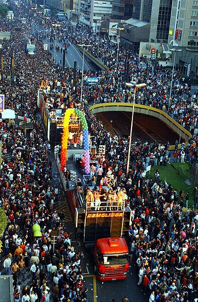 Ficheiro:2004-GayPrideBrazil-45409.jpeg