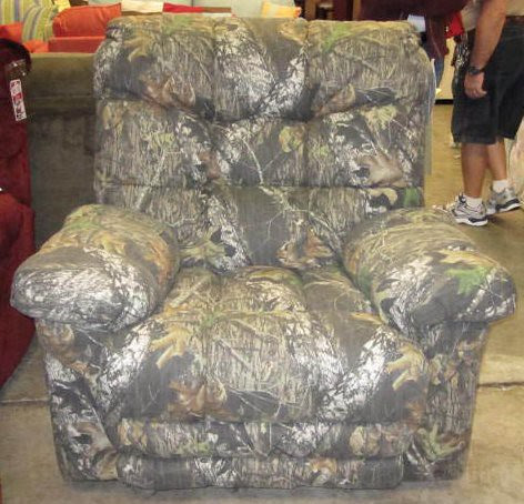 UNCLAIMED FURNITURE STORE : FURNITURE STORE - AND BASSETT ...