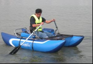 China Black Single Kayak PVC Inflatable Fishing Boat with 
