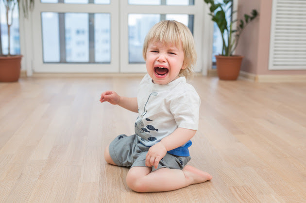 Tuyệt chiêu giúp bố mẹ "đối phó" với trò ăn vạ của con - 1