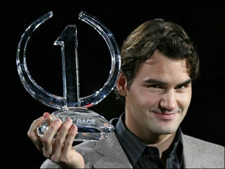 roger federer - trophy - shanghai 2007