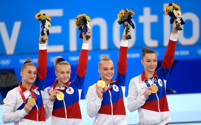 Первые золотые медали гимнасток и пловцов. Награды России в 4-й день Игр
